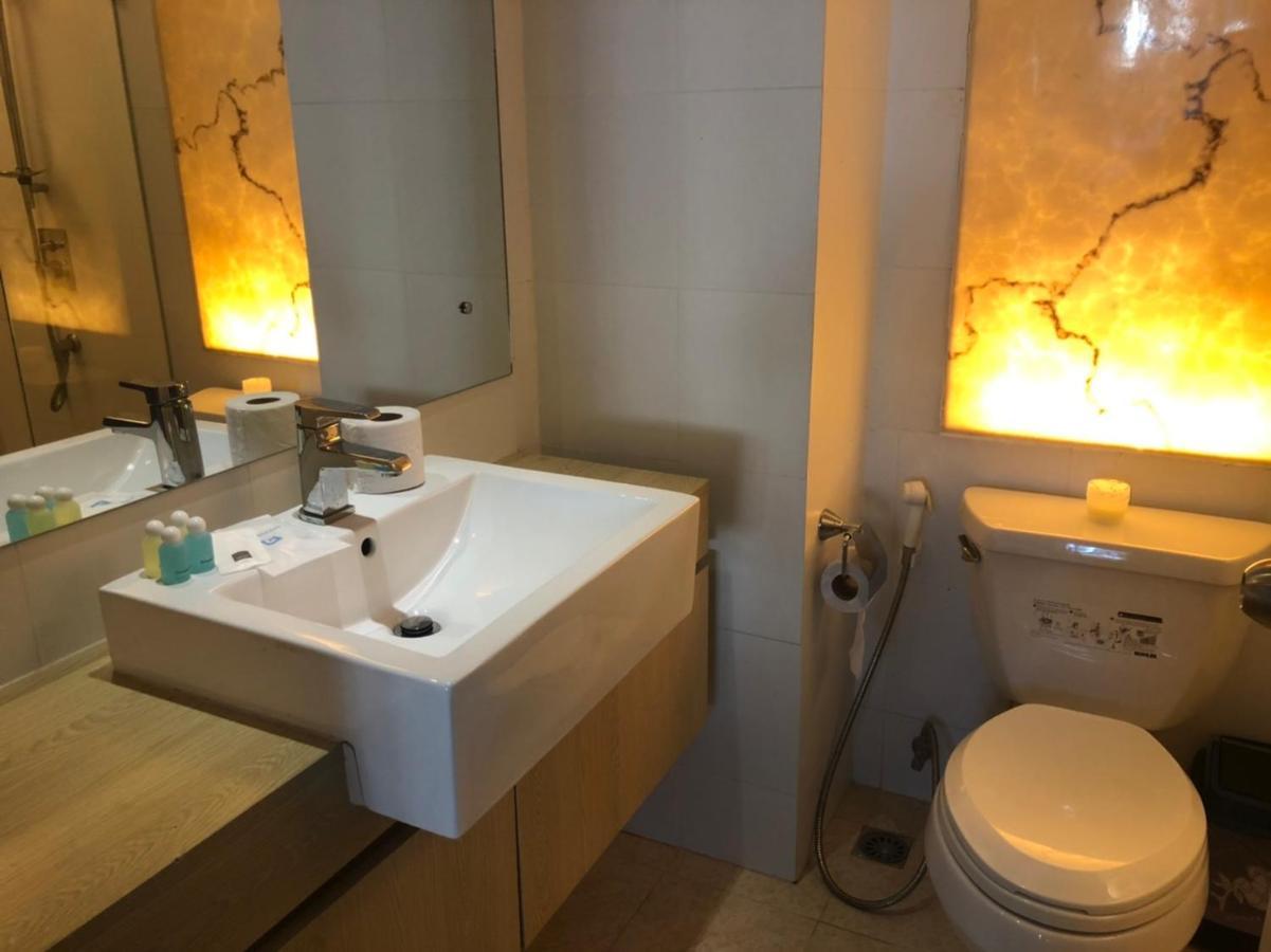 Atlantis Condo Resort Jomtien Buitenkant foto