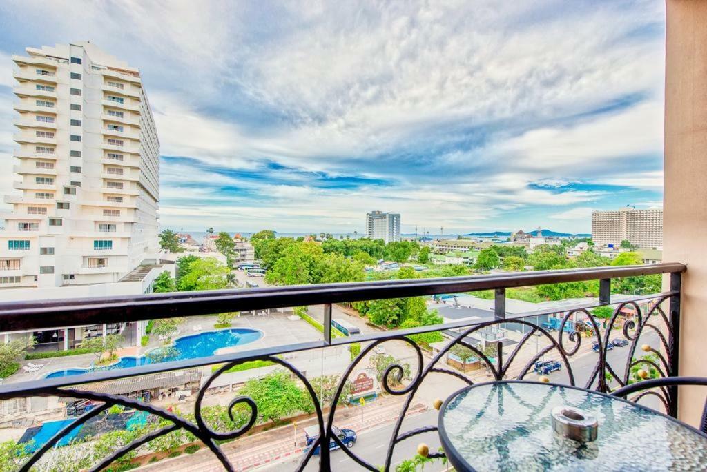 Atlantis Condo Resort Jomtien Buitenkant foto